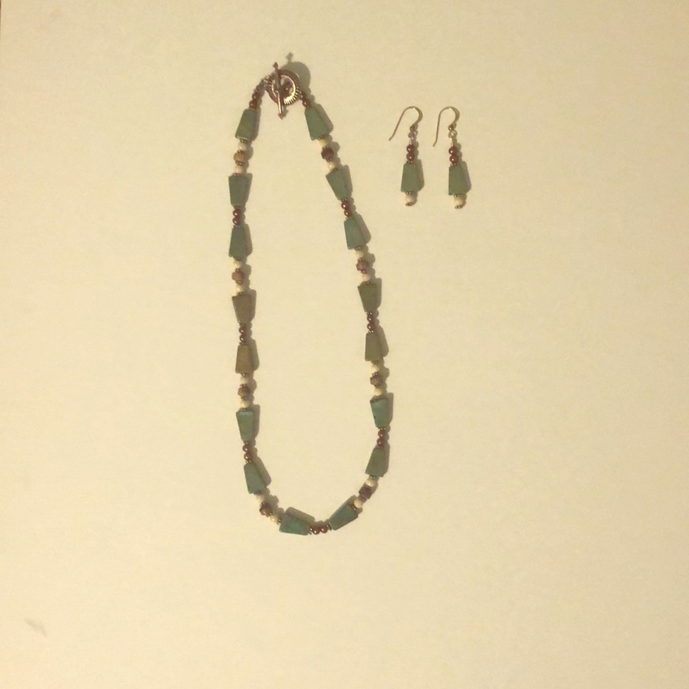 Natural stone necklace and earring set